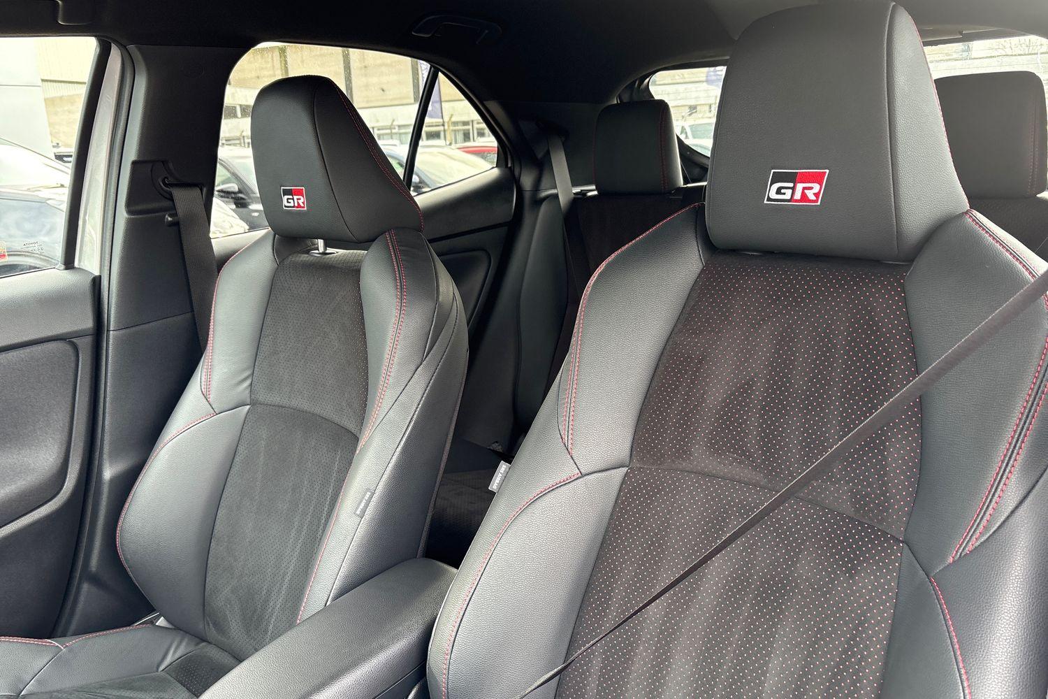 Toyota YARIS CROSS Photo 18