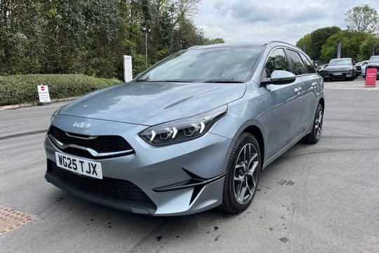 Kia Ceed Photo autoimg-a3998d710100ff36aaa3d297552c96f35743b249.jpg