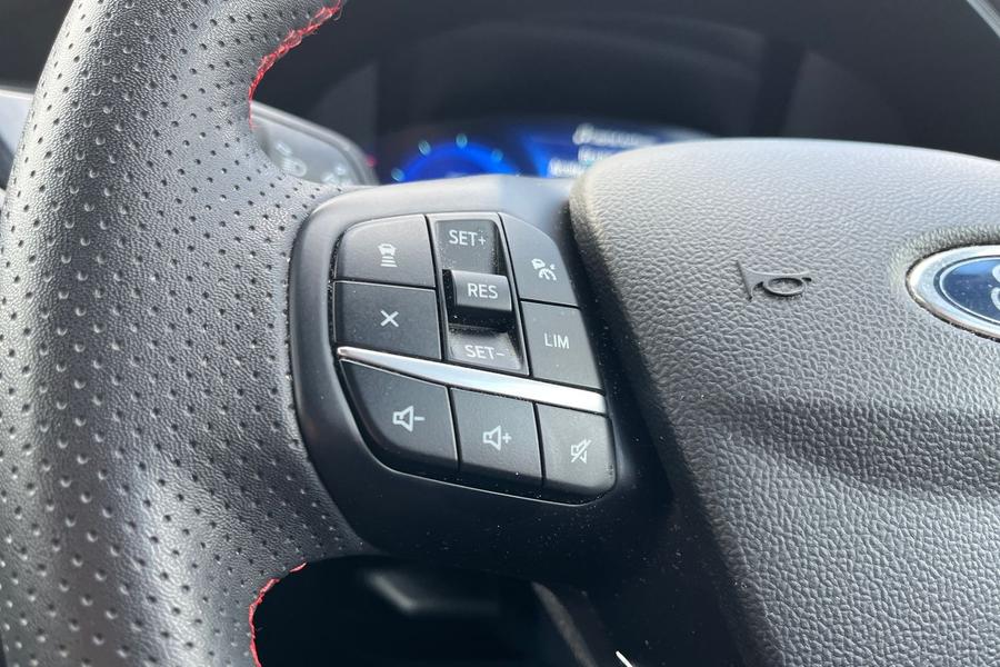 Ford KUGA Photo autoimg-a39d5329555586681c5a208e0ff6270265aeda7b.jpg