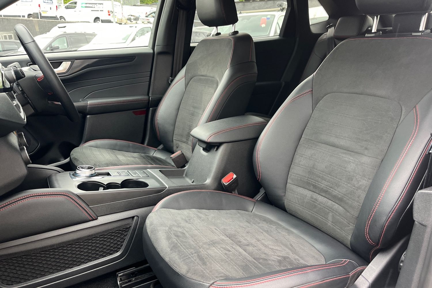 Ford KUGA Photo 18