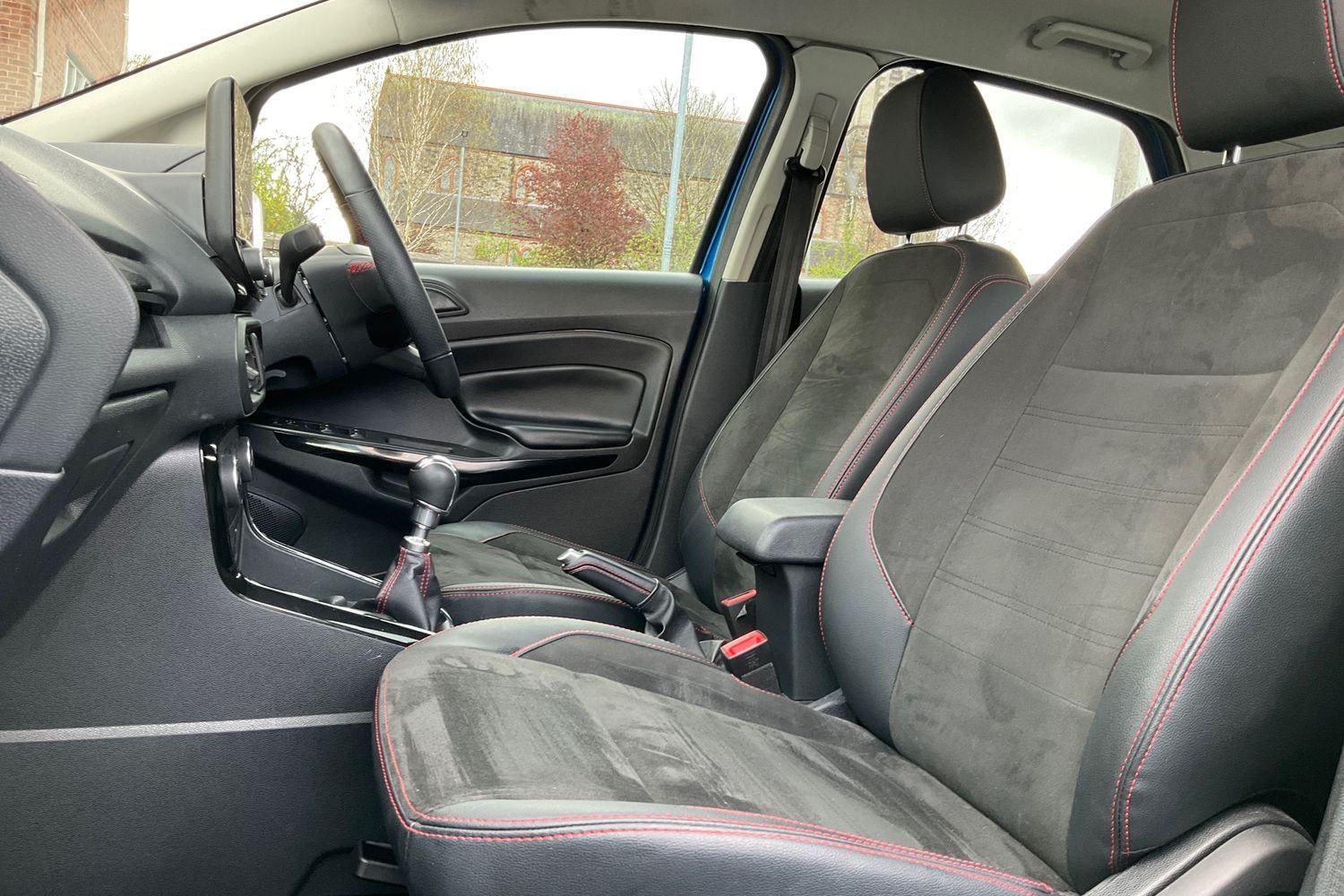 Ford ECOSPORT Photo 18