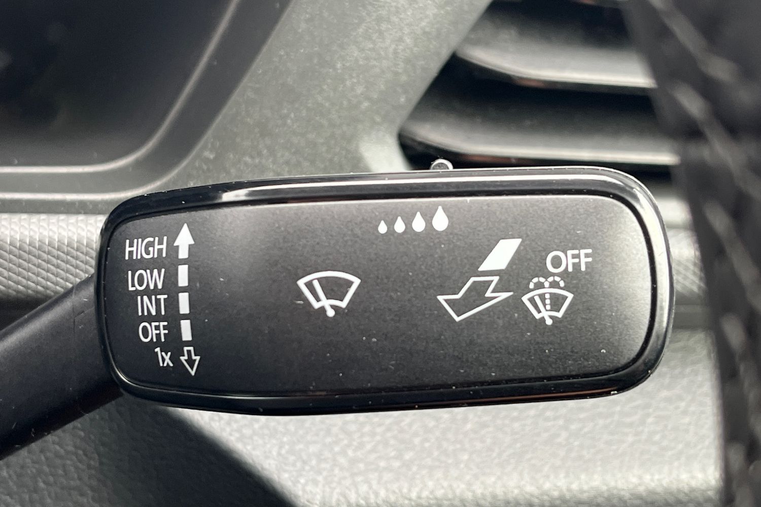 Ford TRANSIT CONNECT Photo 24