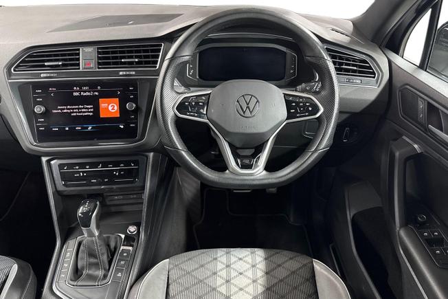 VOLKSWAGEN Tiguan Photo 11