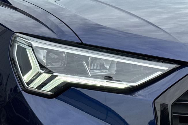 AUDI Q3 Photo 19