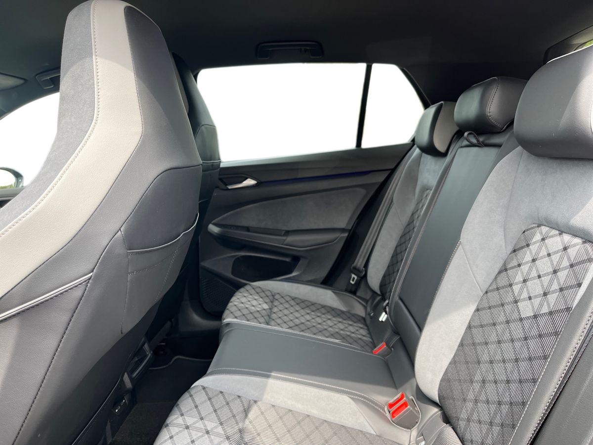 Volkswagen Golf Photo 3