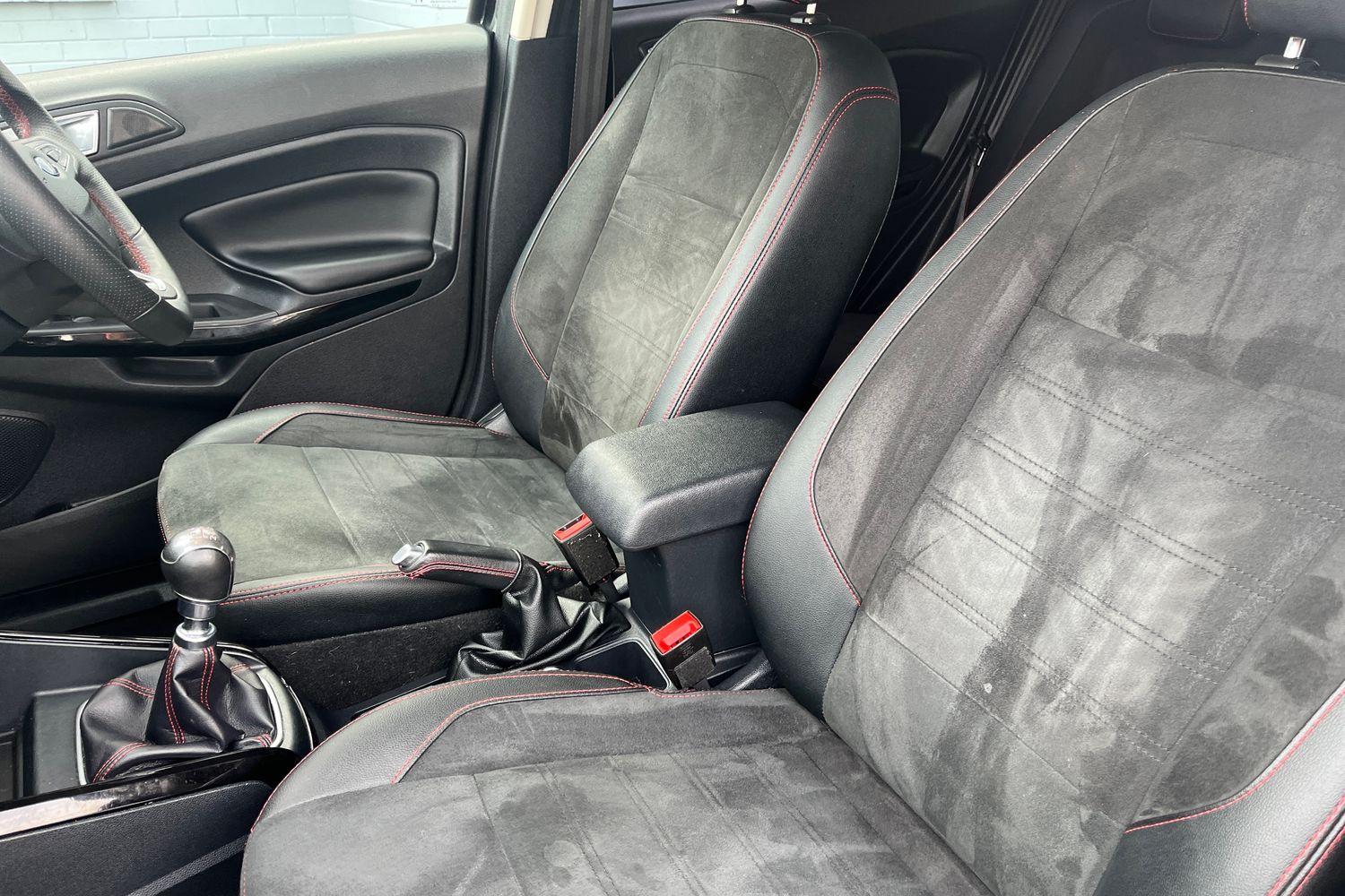 Ford ECOSPORT Photo 18
