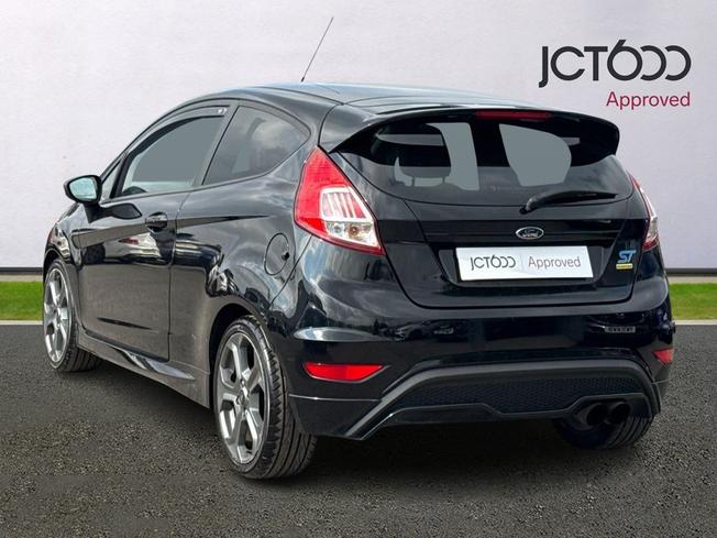 FORD Fiesta Photo 3
