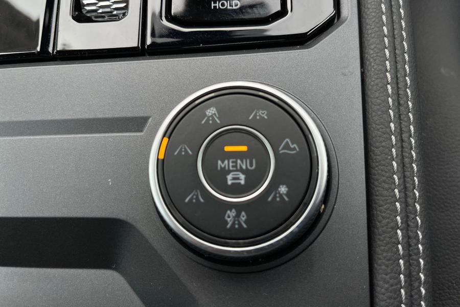 Volkswagen TOUAREG Photo autoimg-a3ab4565a542962623ae101d84aefb26c1364bf2.jpg