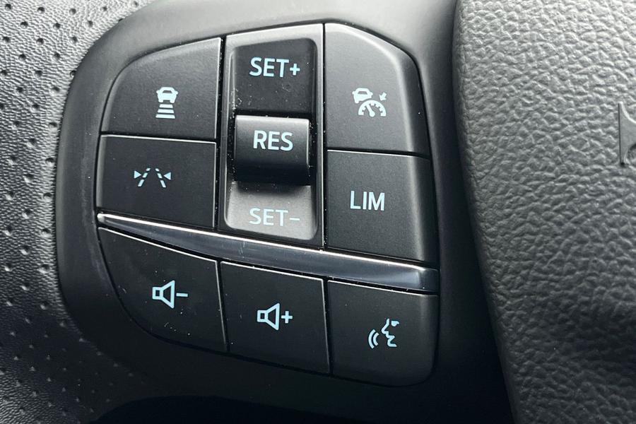Ford Kuga Photo autoimg-a3ac7c988e08fc2149124c207c2c814c3ee439f1.jpg