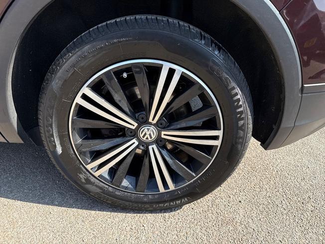 VOLKSWAGEN Tiguan Photo 25