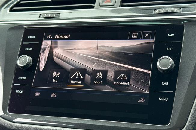 VOLKSWAGEN Tiguan Photo 53