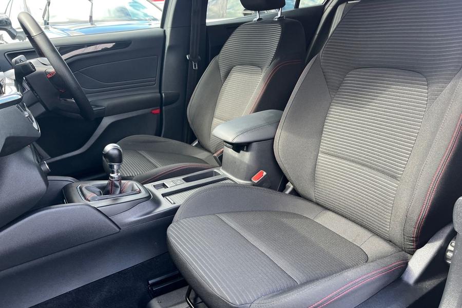 Ford Focus Photo autoimg-a3b67dbe32c7944e02648616775eddc927bf4990.jpg