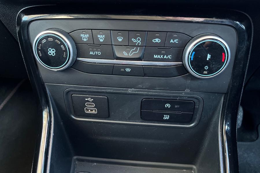 Ford ECOSPORT Photo autoimg-a3bcb851480bd443751eef4faca18b59ee278c52.jpg