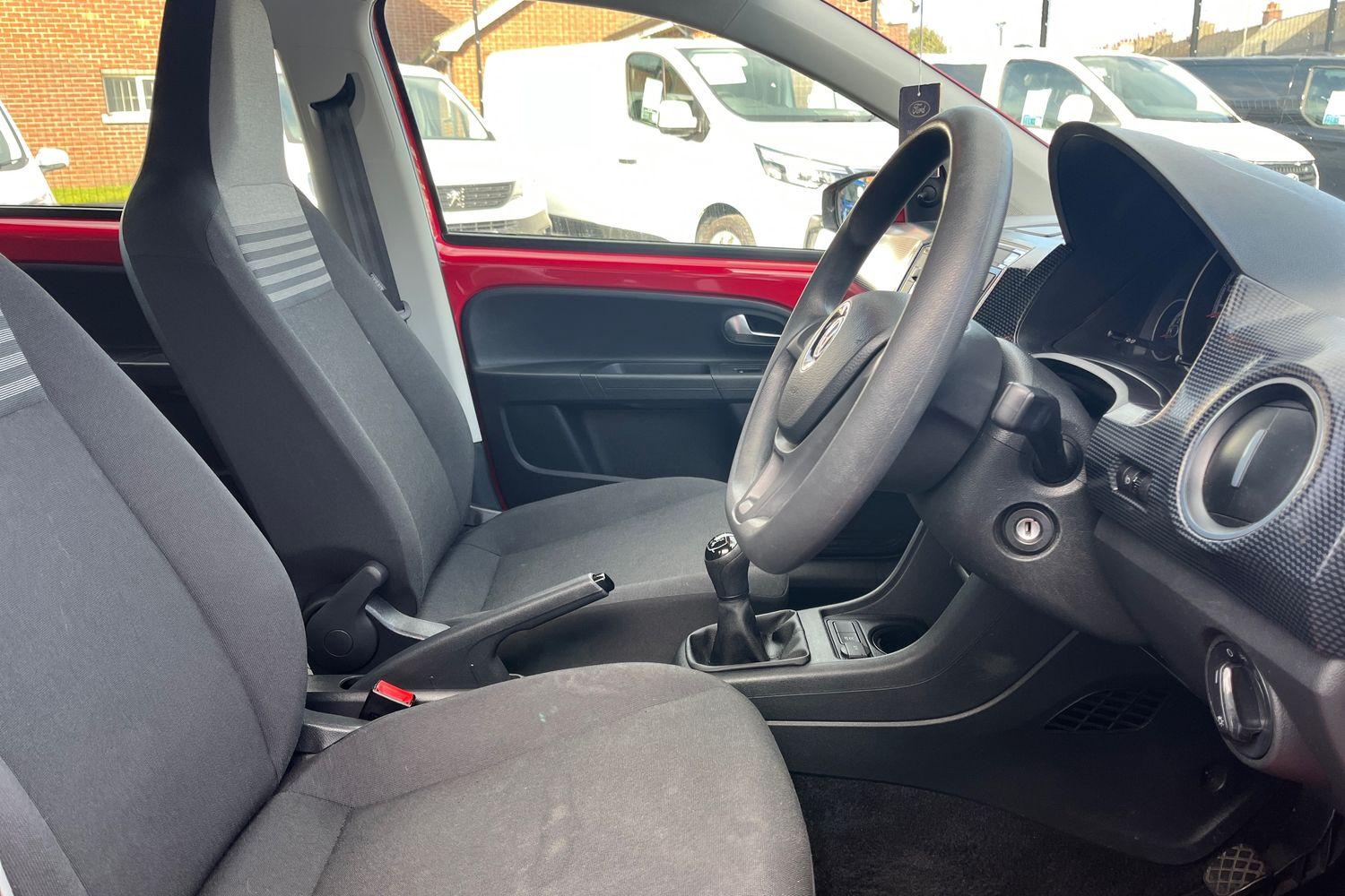 Volkswagen UP Photo 16