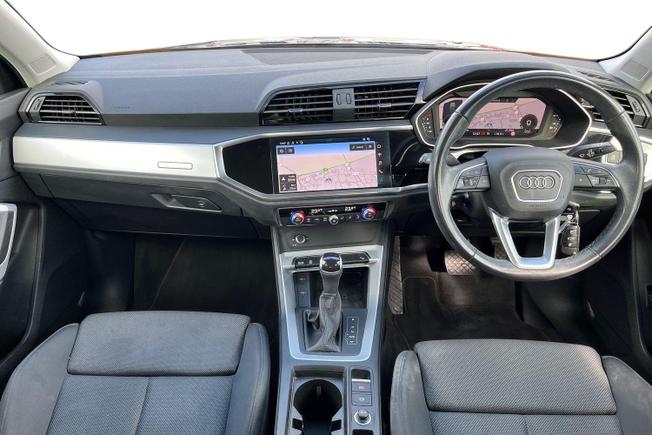 AUDI Q3 Photo 10