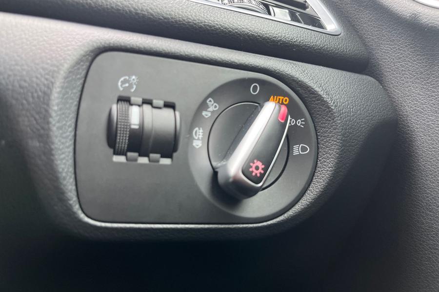 Audi Q3 Photo autoimg-a3c13f891f66c0adf99e9595c1d9594b10014f06.jpg
