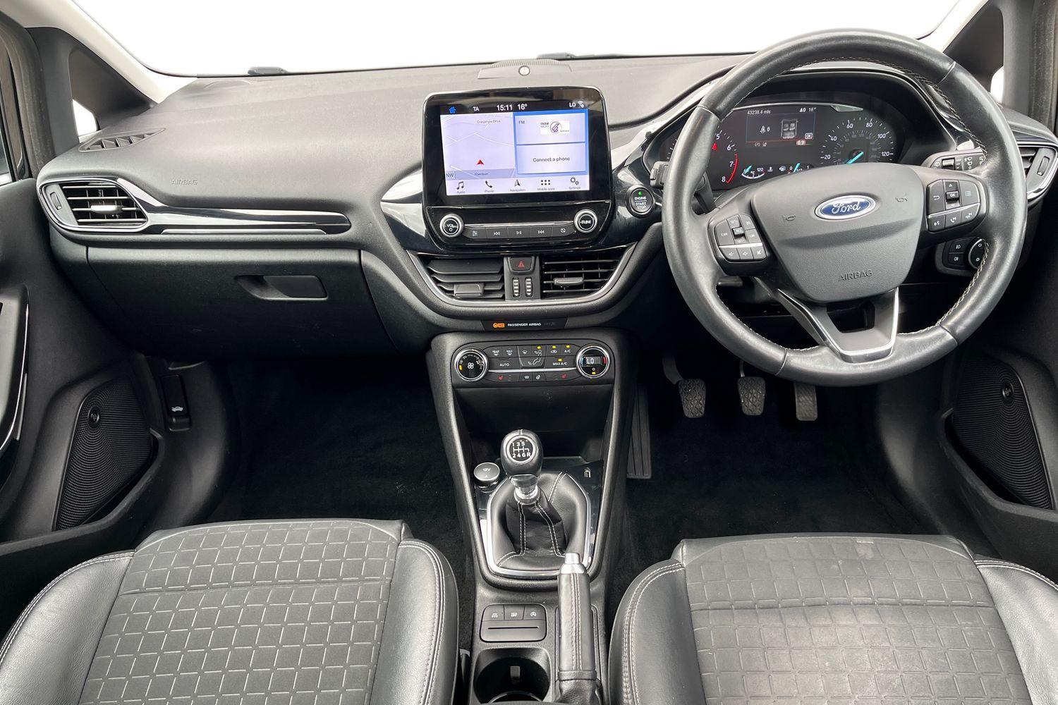 Ford FIESTA Photo 9