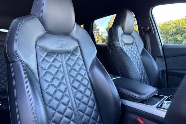 AUDI Sq7 Photo 32