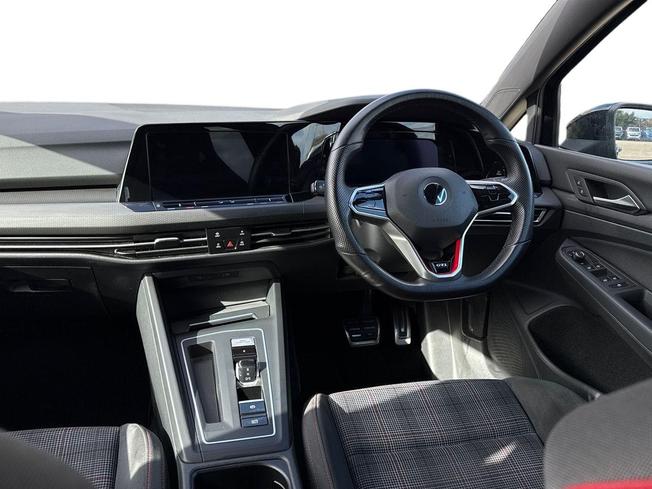 VOLKSWAGEN Golf Photo 11