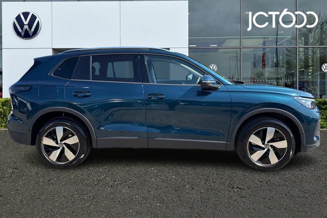 VOLKSWAGEN Tiguan Photo 4