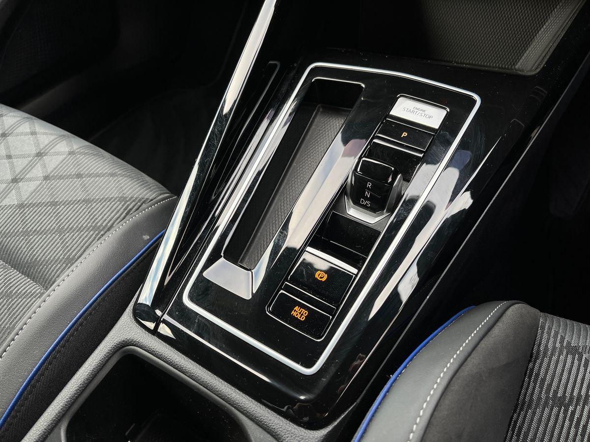 Volkswagen Golf Photo autoimg-a3d59439d5b6b952bc7125fb354ae8f7c4220e5a.jpg