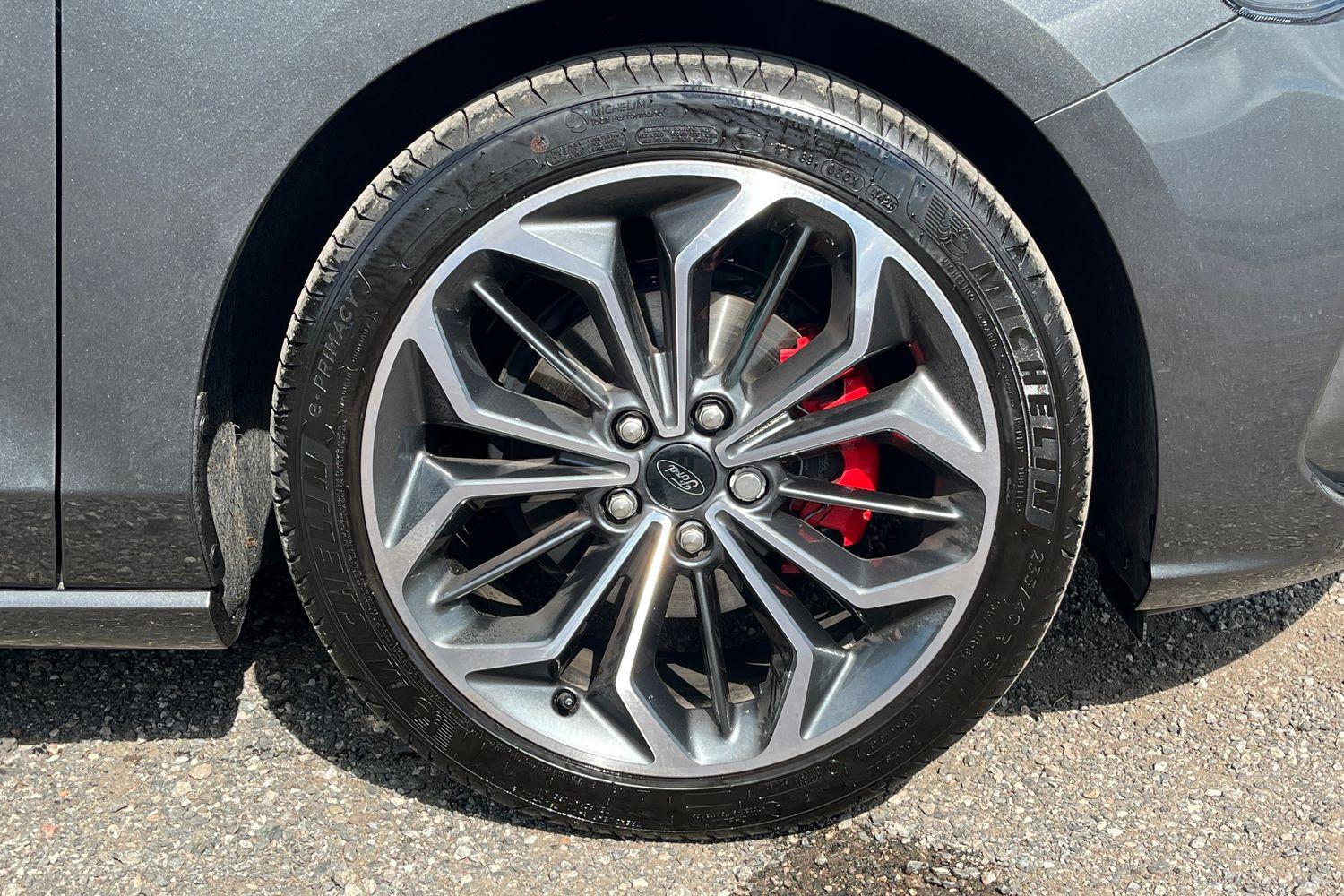 Ford FOCUS Photo 24