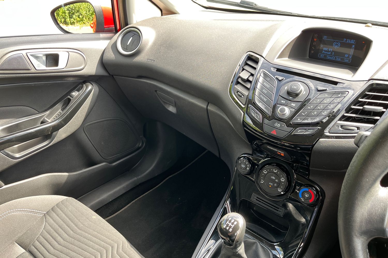 Ford FIESTA Photo 22