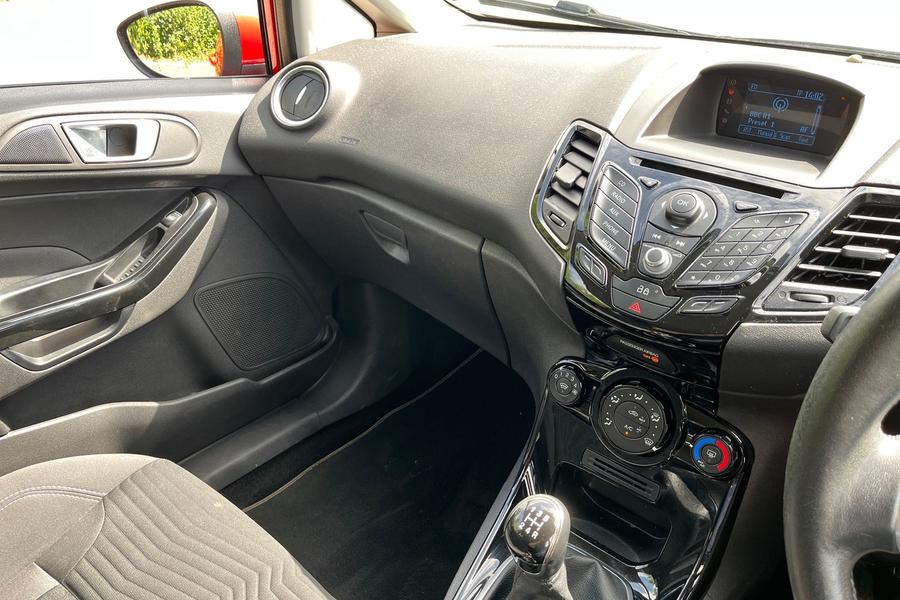 Ford FIESTA Photo autoimg-a3d7063d11a858b494b1c22521a10ca8582e68d0.jpg