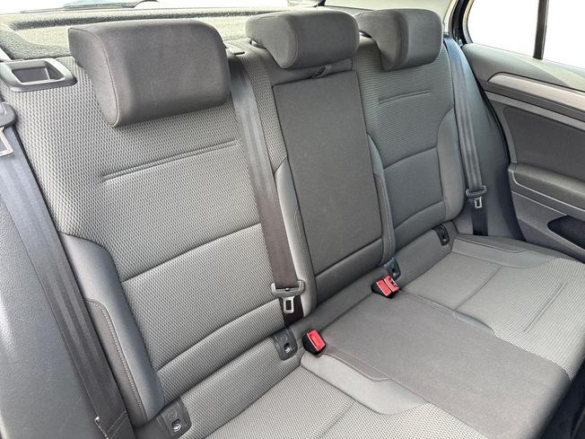 VOLKSWAGEN Golf Photo 9