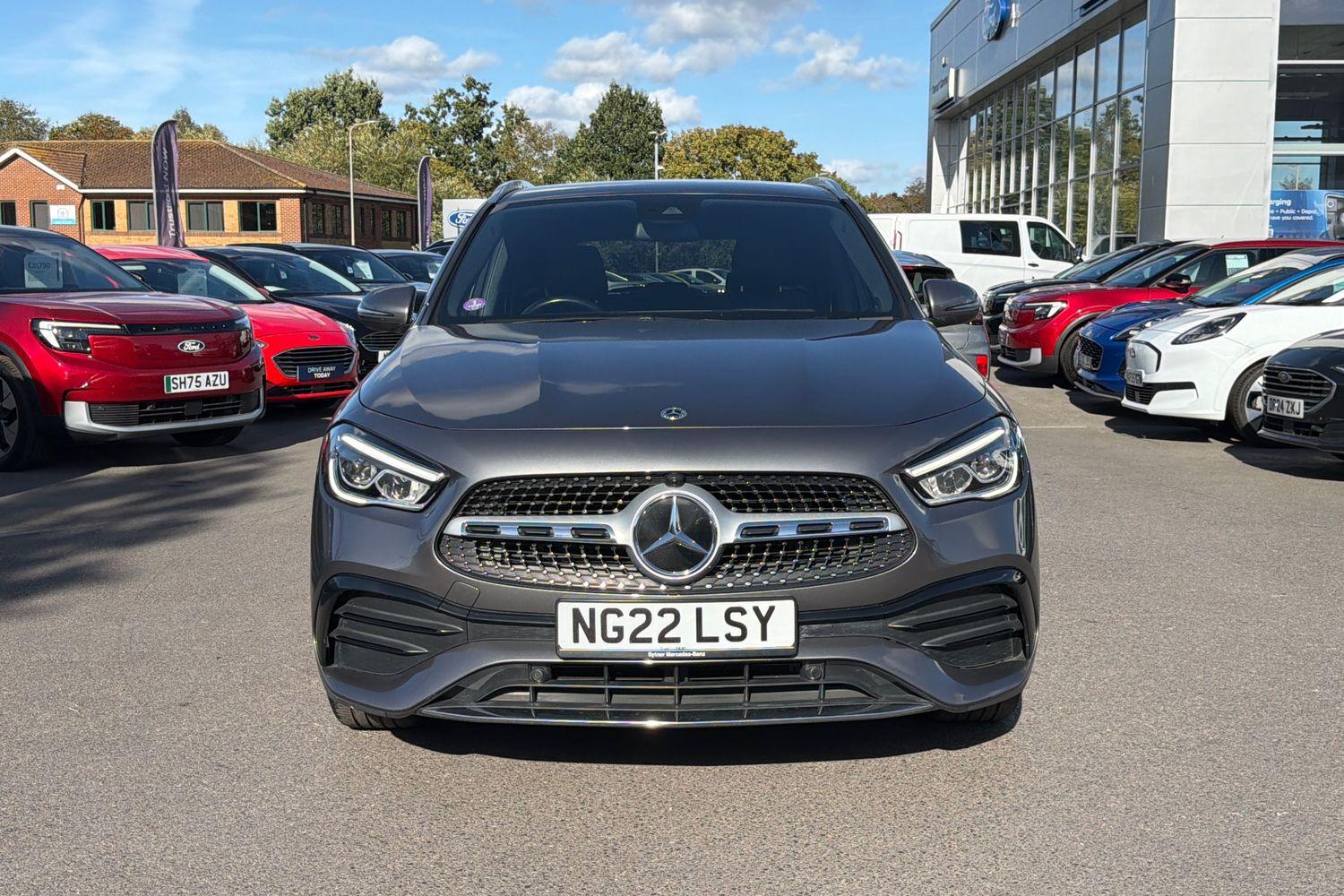Mercedes-Benz GLA Photo 37