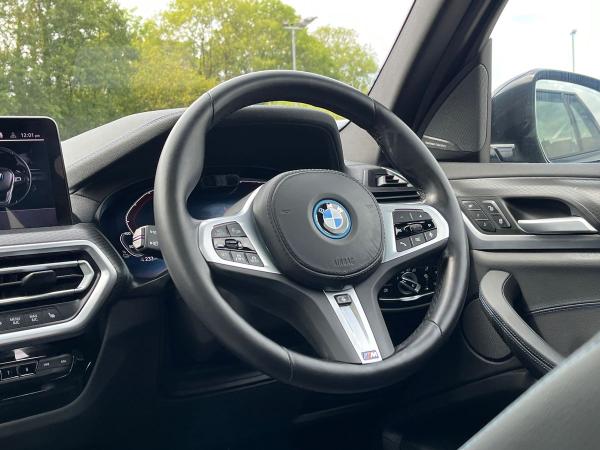BMW iX3 Photo autoimg-a3e33741969d7c1ff86b89fc72ccb809f7820914.jpg
