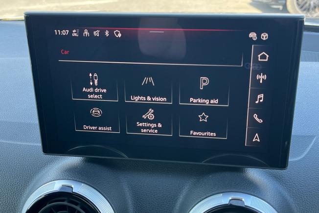 AUDI  Q2  Photo 32