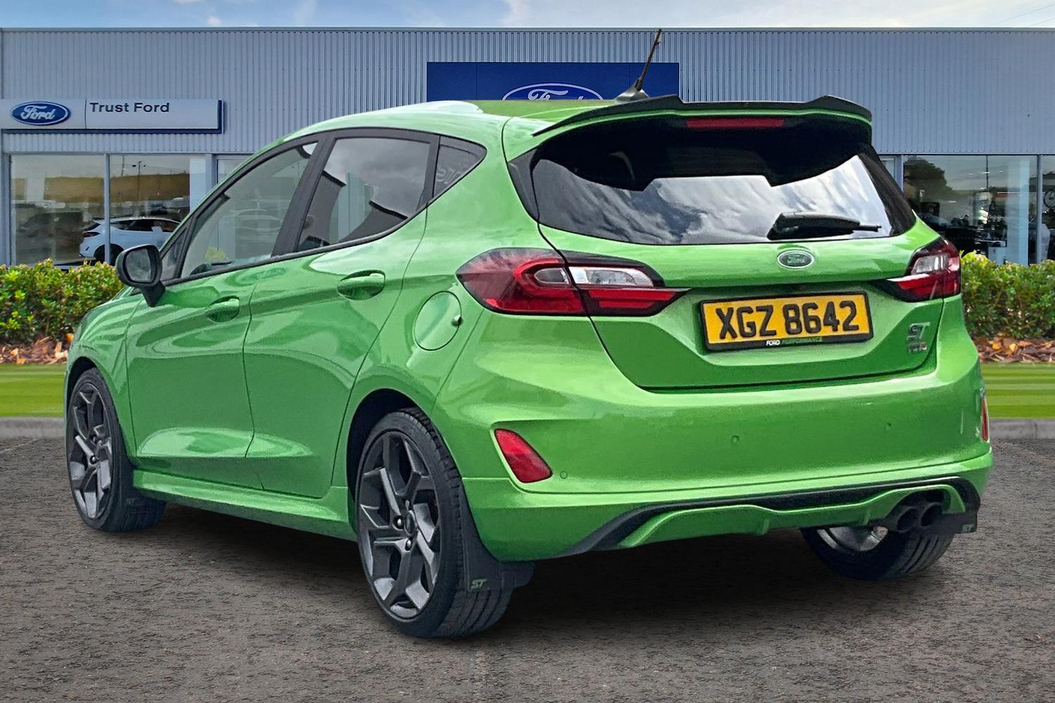 Ford Fiesta Photo 1