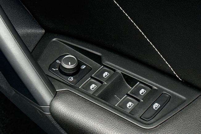VOLKSWAGEN Tiguan Photo 37