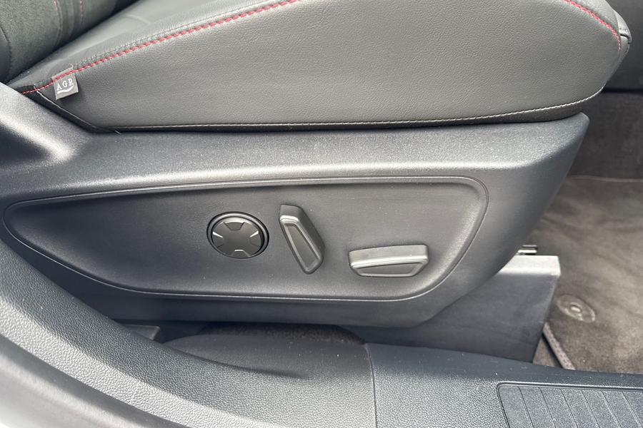 Ford Kuga Photo autoimg-a3f427f184f626e89a7af96cd9c44a69abc2e62e.jpg