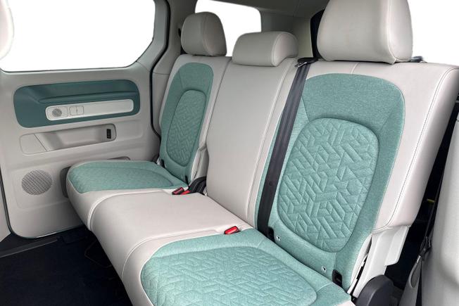 VOLKSWAGEN Id. Buzz Photo 9