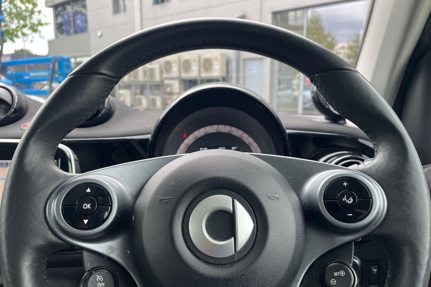 smart FORTWO COUPE Photo 22