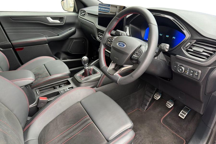 Ford KUGA Photo autoimg-a3fa7acbd2f566ee50af2abad84e34bf2a1080ea.jpg