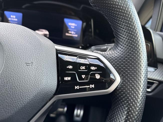 VOLKSWAGEN Golf Photo 17