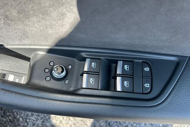 AUDI A4 Photo 43