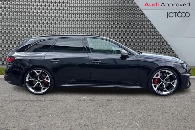 AUDI Rs4 Avant Photo 4