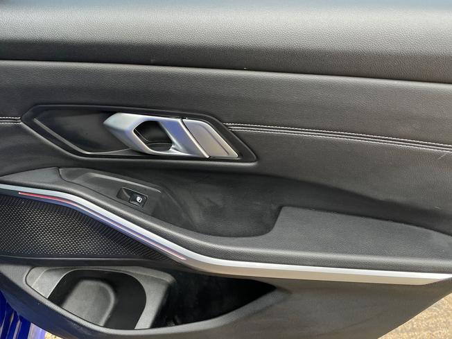 BMW 3 Series Photo 31