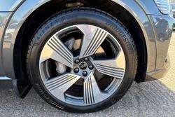 AUDI e-tron Photo 5