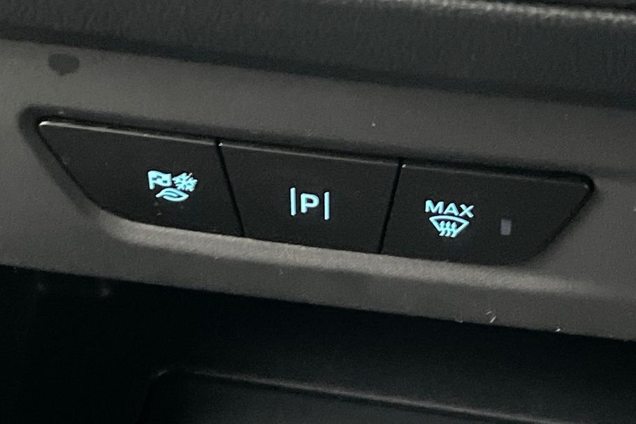 Used Ford TRANSIT COURIER LO25TZX 22