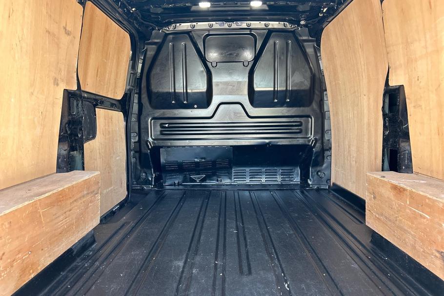 Used Ford TRANSIT CUSTOM LS74RVX 25