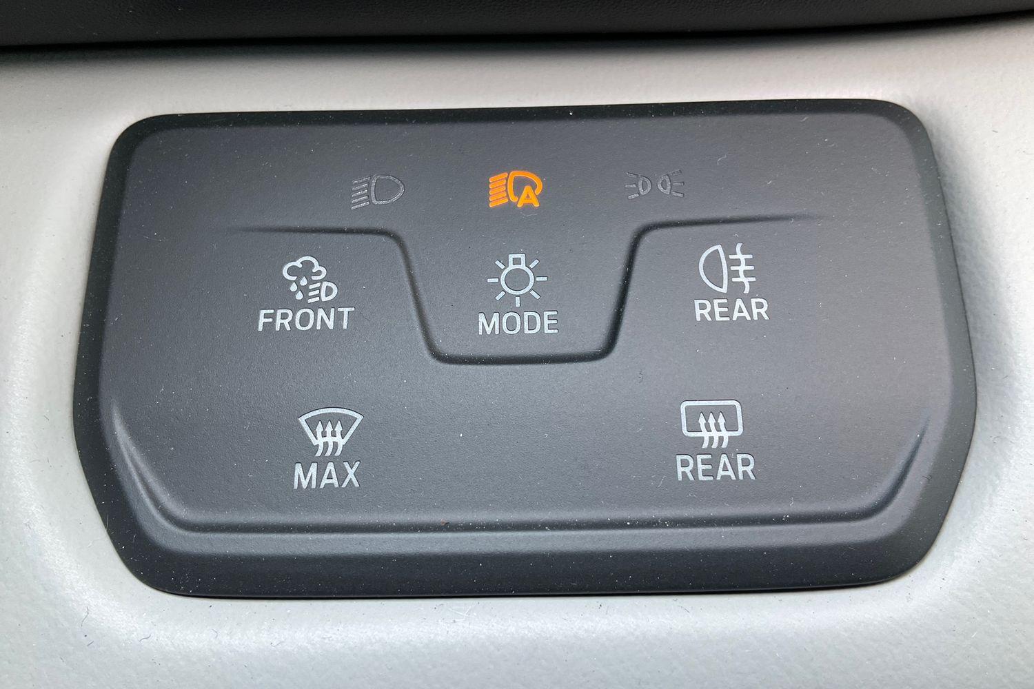 Ford EXPLORER Photo 32