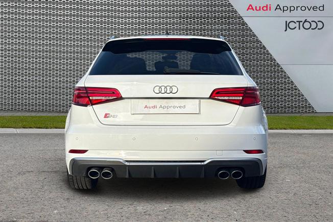 AUDI S3 Photo 7