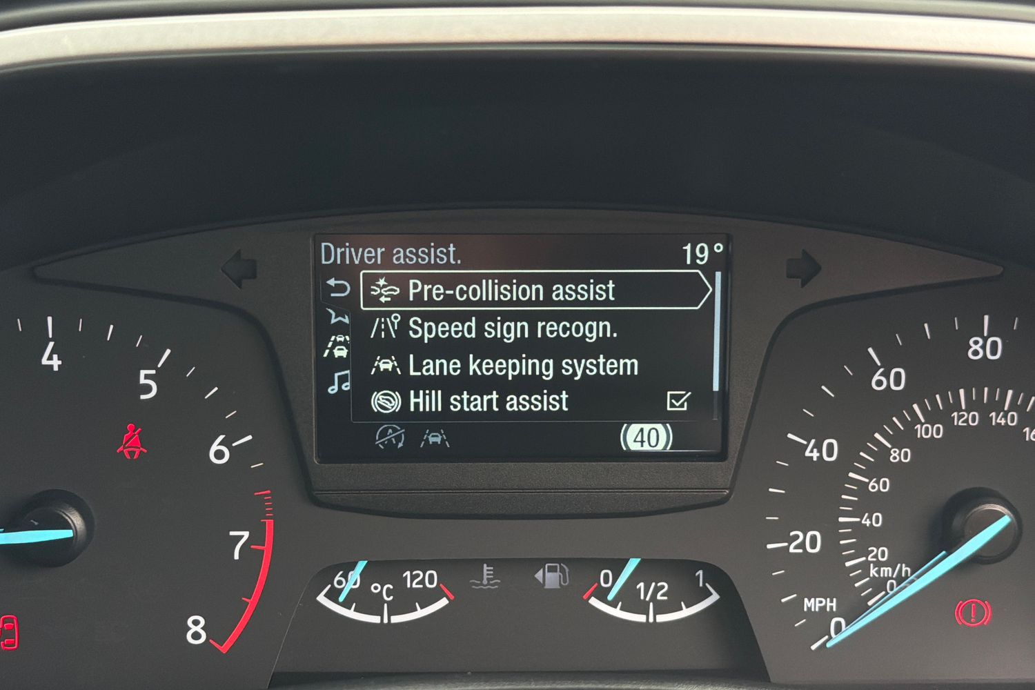 Ford FOCUS Photo 37