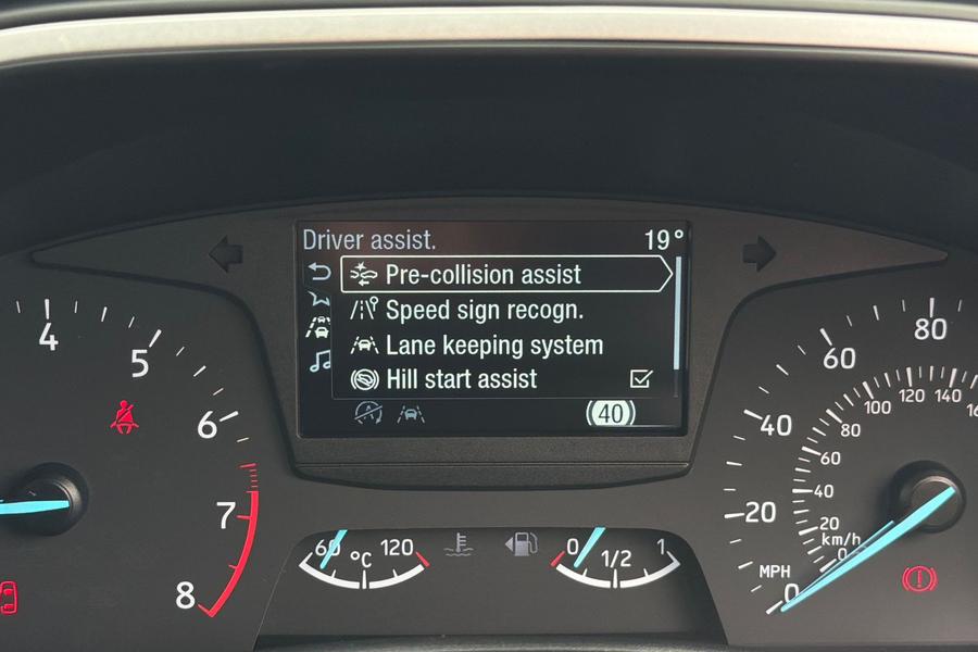 Ford FOCUS Photo autoimg-a41e79bd8504e39a51759d6fd74d8d9ccb0836fe.jpg