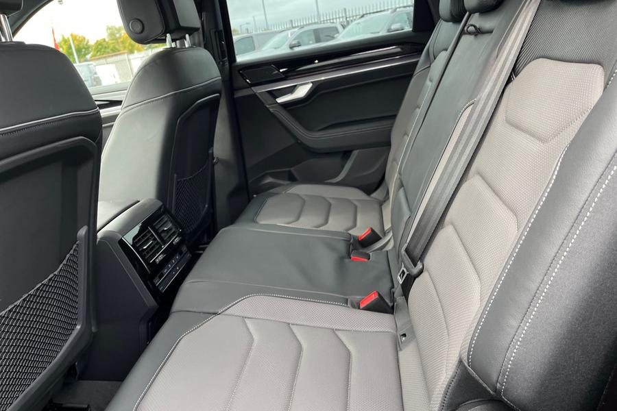 Volkswagen TOUAREG Photo autoimg-a4212678d86ada44428775186a2f9c063ea26714.jpg